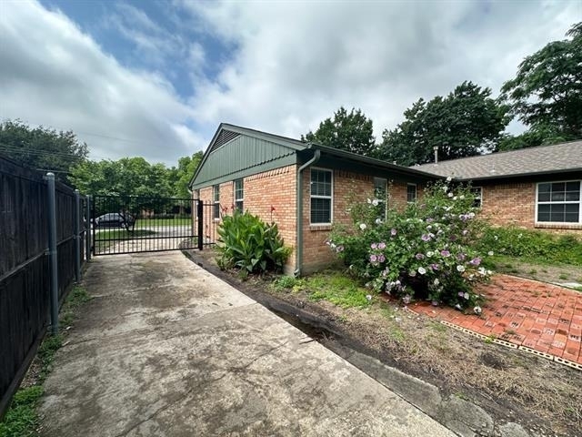 6461 Danbury Lane - Photo 30