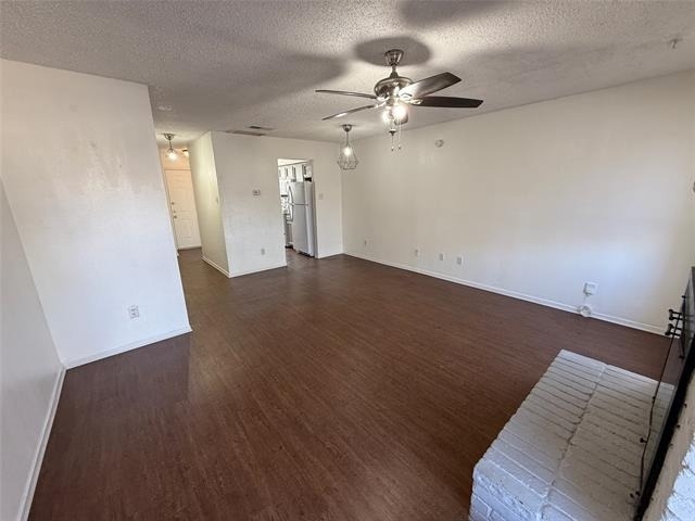 422 W 4th Street - Photo 2