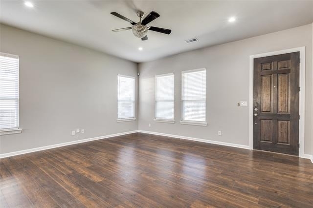 619 Buckalew Street - Photo 9
