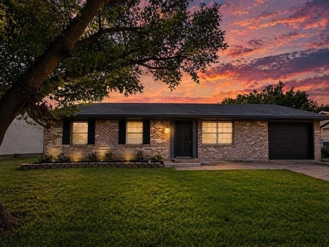 409 Starling Drive - Photo 1