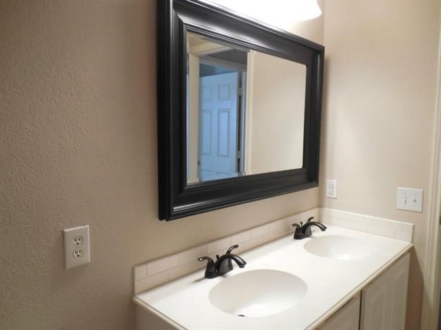 2709 Dunbar Drive - Photo 2