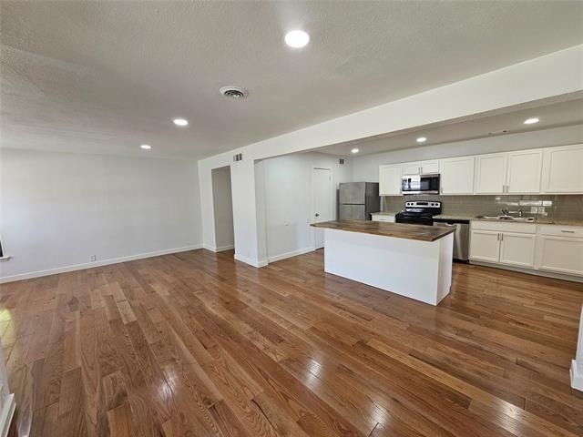 2402 Housley Drive - Photo 3