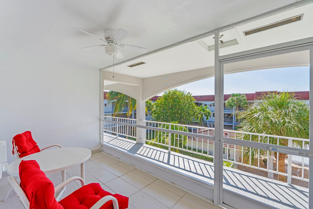 581 Blue Heron Drive - Photo 3