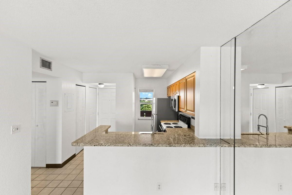 2106 S Cypress Bend Drive - Photo 7