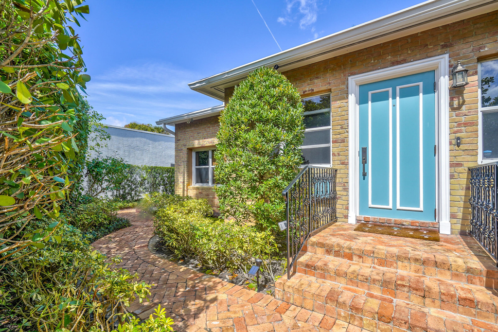411 26th Street - Photo 2