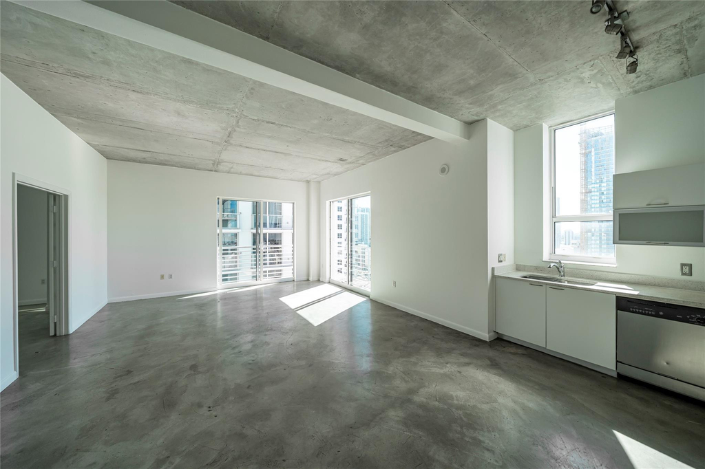 234 Ne 3rd Street - Photo 2