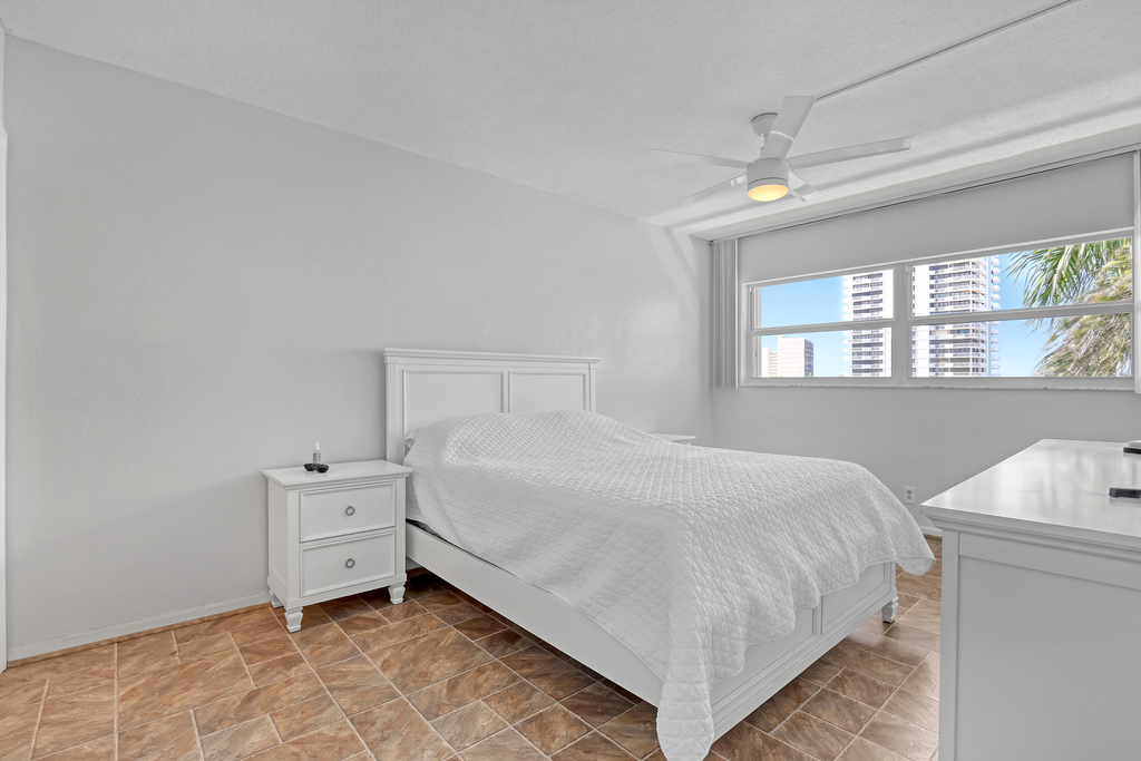 28 Yacht Club Drive - Photo 9