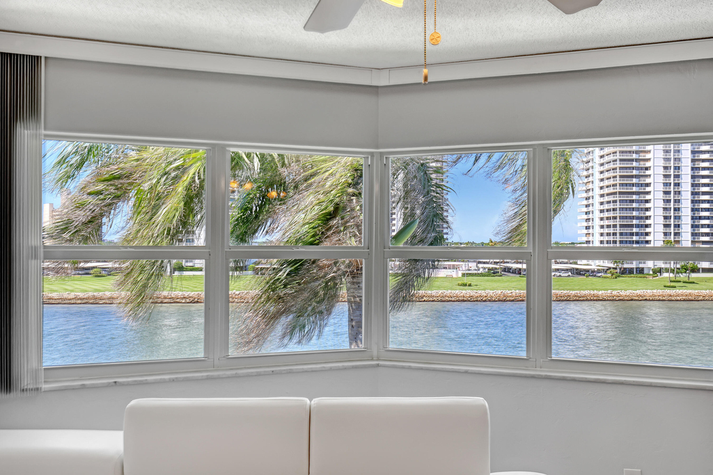 28 Yacht Club Drive - Photo 1