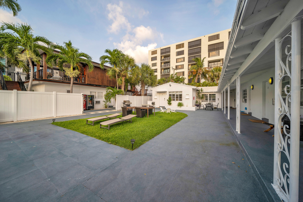 2307 N Ocean Boulevard - Photo 6