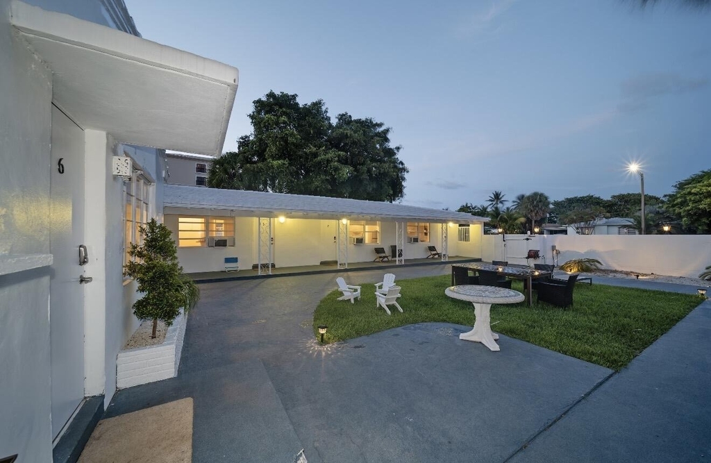 2307 N Ocean Boulevard - Photo 0