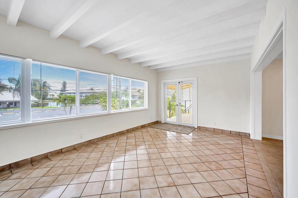 606 N Victoria Park Road N - Photo 6