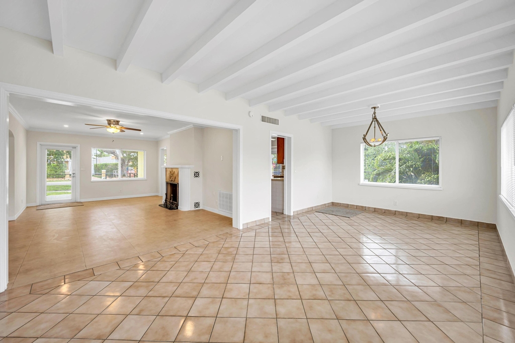 606 N Victoria Park Road N - Photo 8