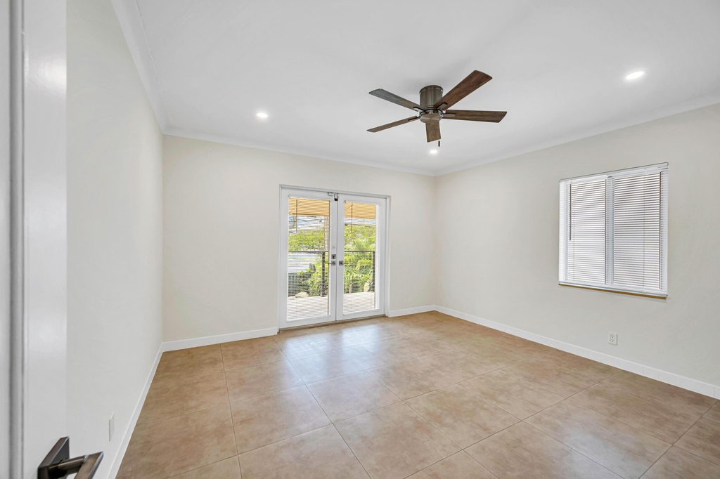606 N Victoria Park Road N - Photo 14
