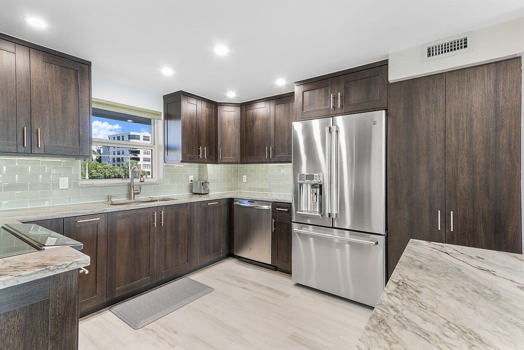 1160 Hillsboro Mile - Photo 7