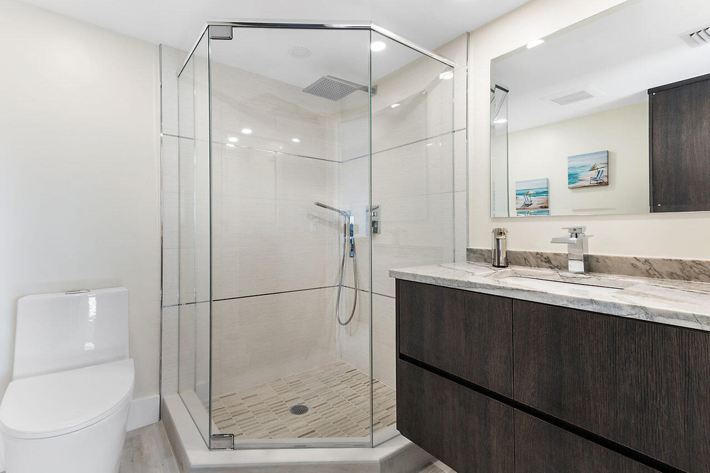 1160 Hillsboro Mile - Photo 16
