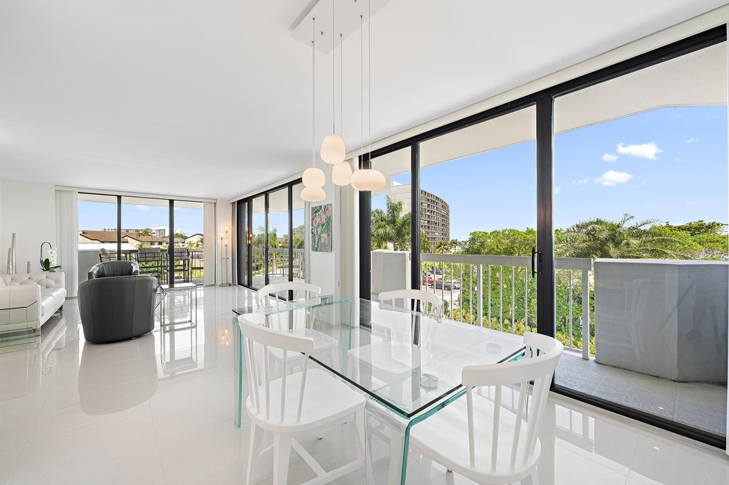 123 Lakeshore Drive - Photo 7