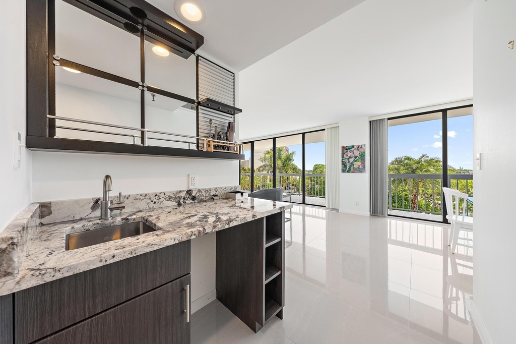 123 Lakeshore Drive - Photo 8