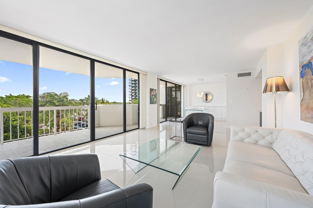 123 Lakeshore Drive - Photo 10