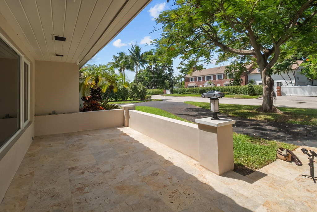 2608 Ne 12th Street - Photo 4