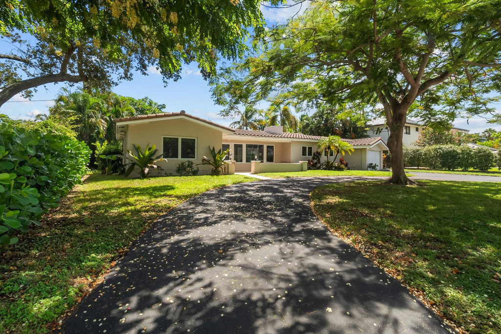 2608 Ne 12th Street - Photo 1