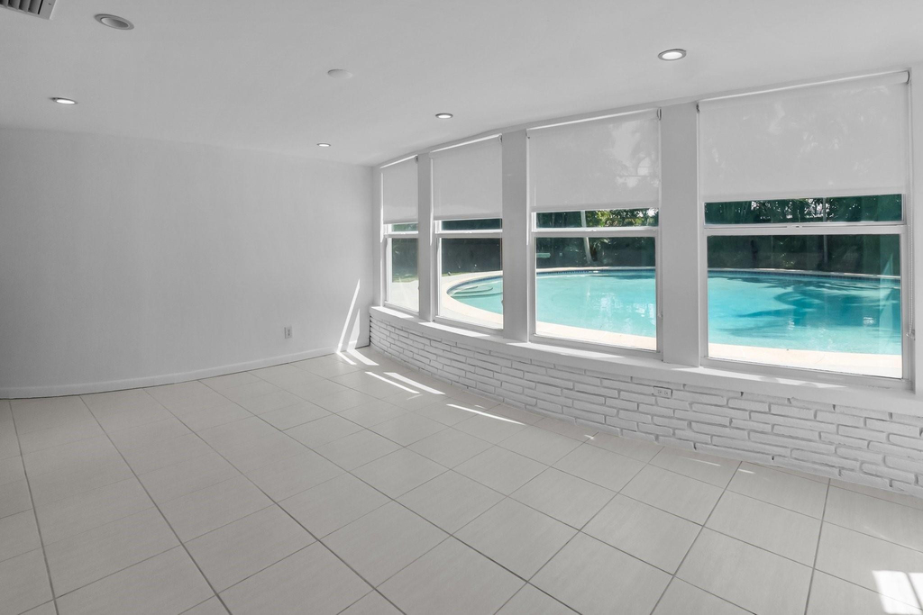 2608 Ne 12th Street - Photo 12