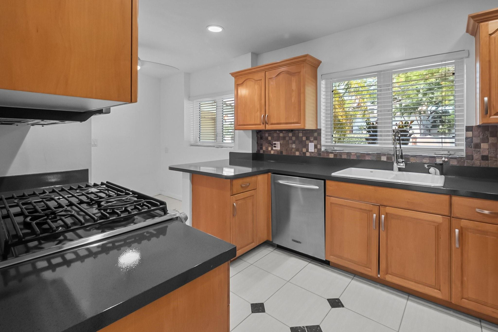 2608 Ne 12th Street - Photo 14