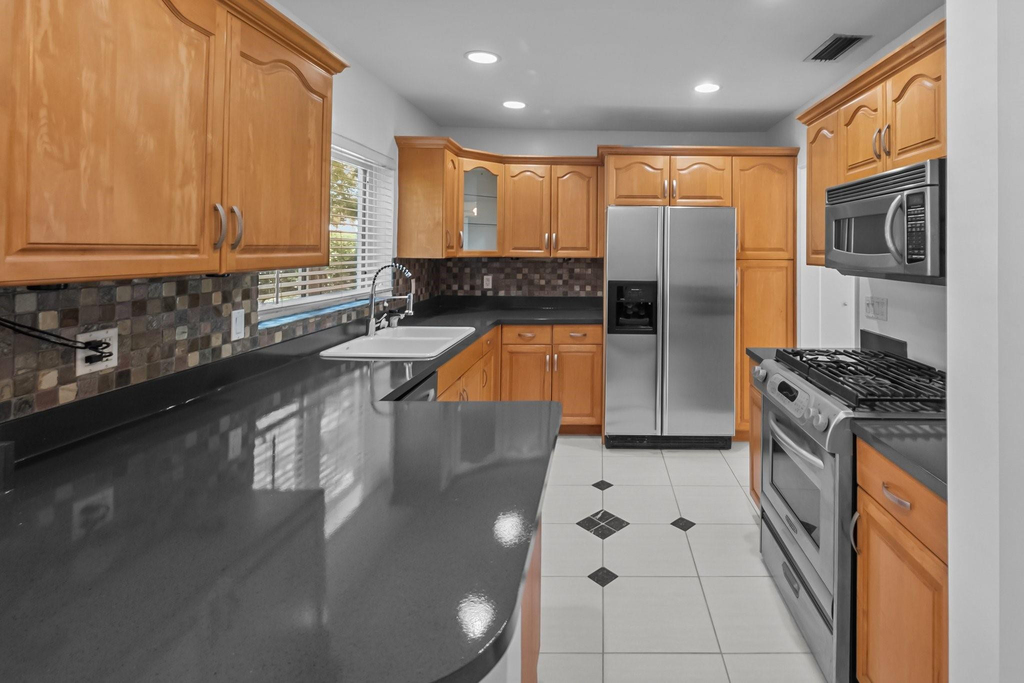 2608 Ne 12th Street - Photo 18