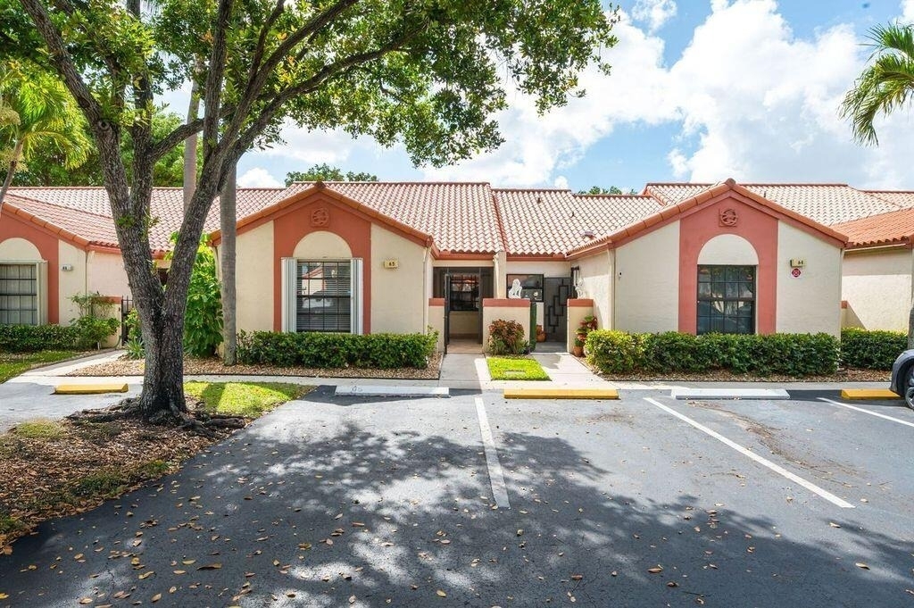 65 Centennial Court - Photo 1