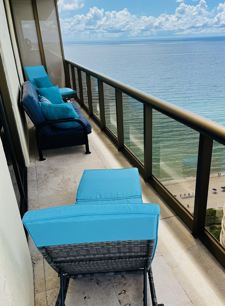 16275 Collins Avenue - Photo 16