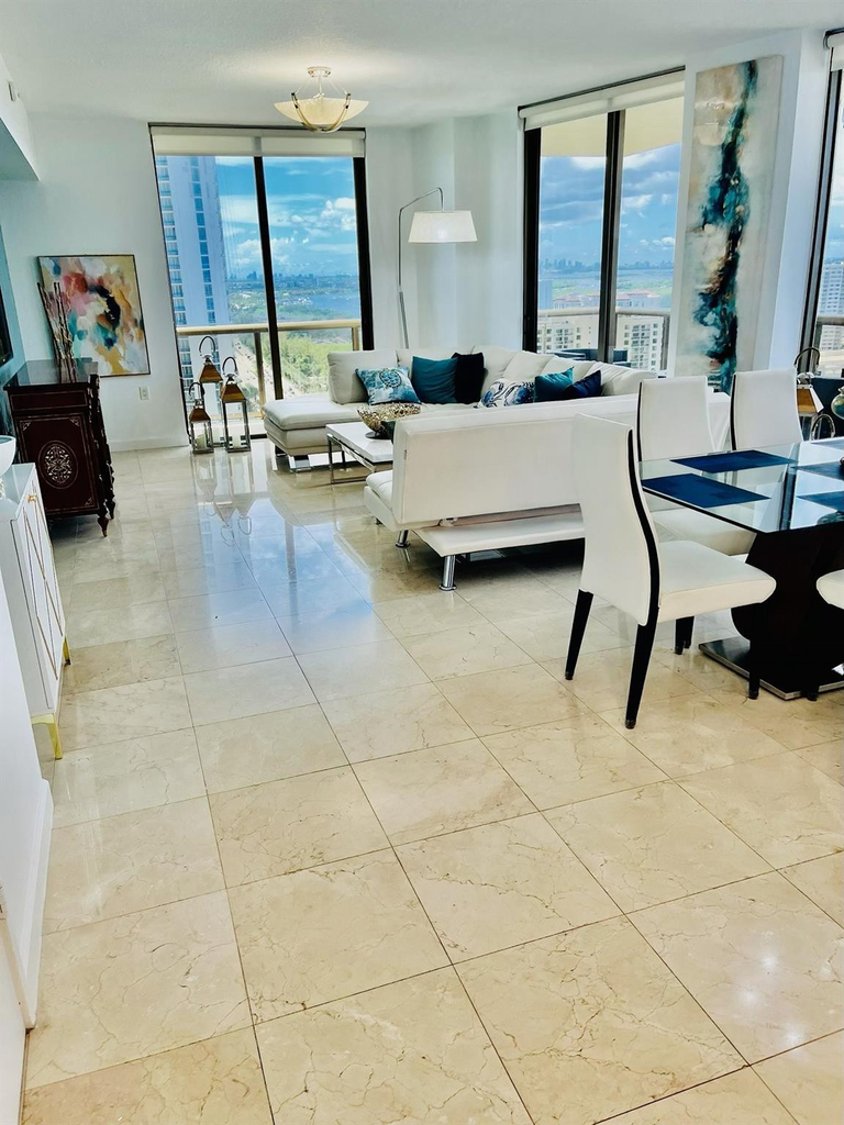 16275 Collins Avenue - Photo 2