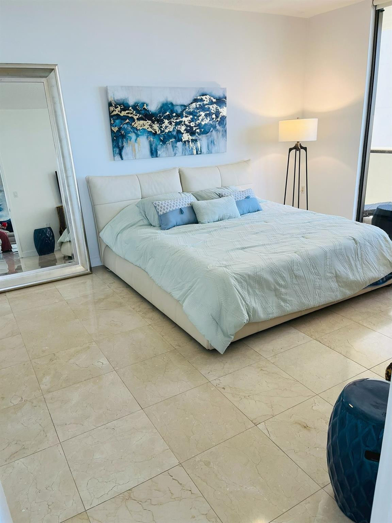 16275 Collins Avenue - Photo 9