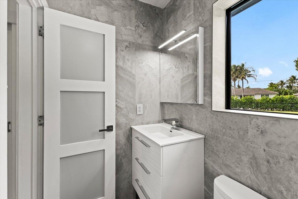 1049 W Palmetto Park Road - Photo 18