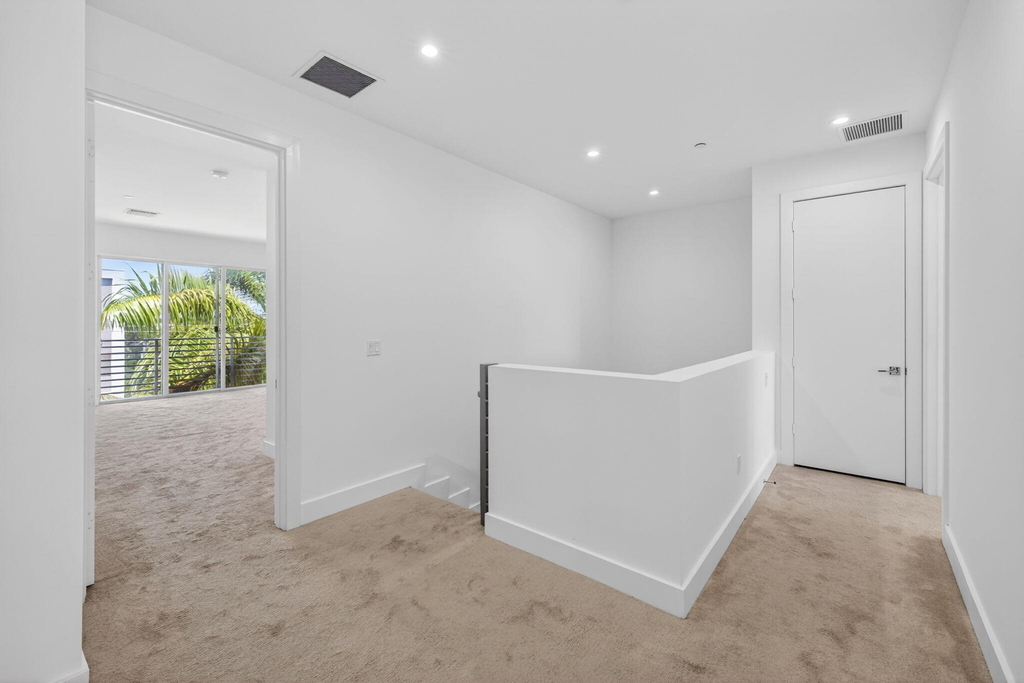 1044 Ne 18th Avenue - Photo 21