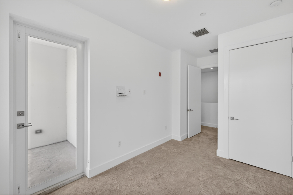 1044 Ne 18th Avenue - Photo 32