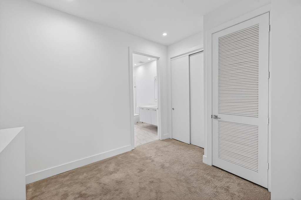 1044 Ne 18th Avenue - Photo 22