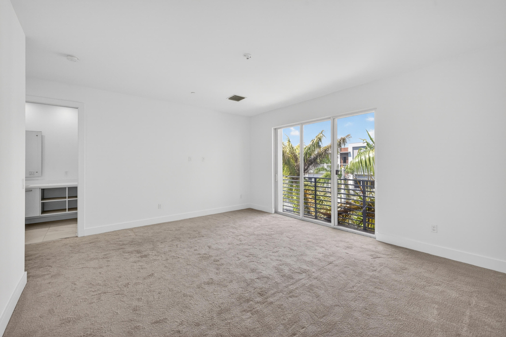 1044 Ne 18th Avenue - Photo 26
