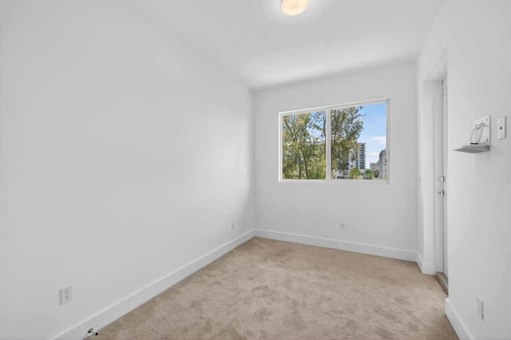 1044 Ne 18th Avenue - Photo 30