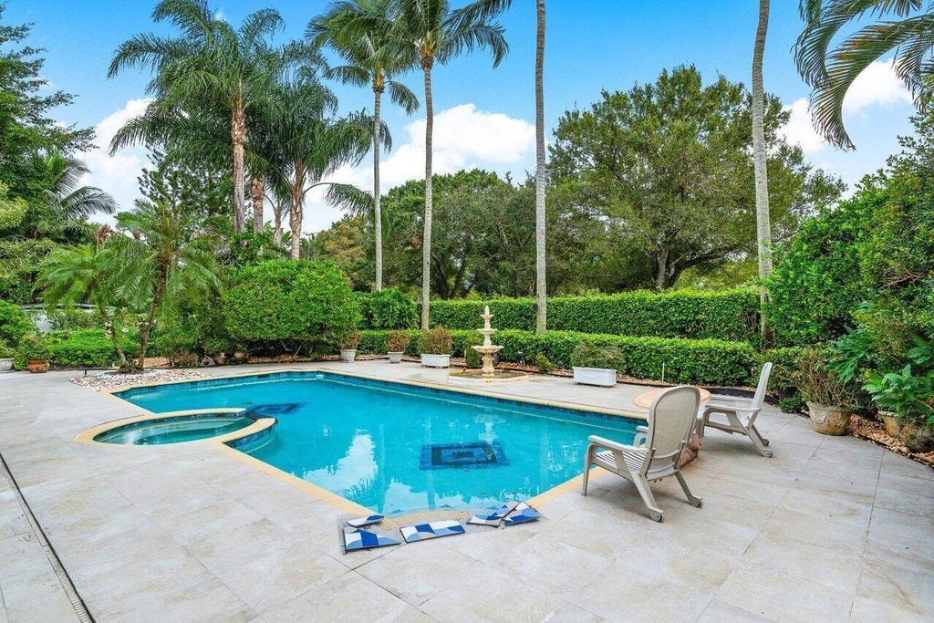2540 Fairway Island Drive - Photo 32