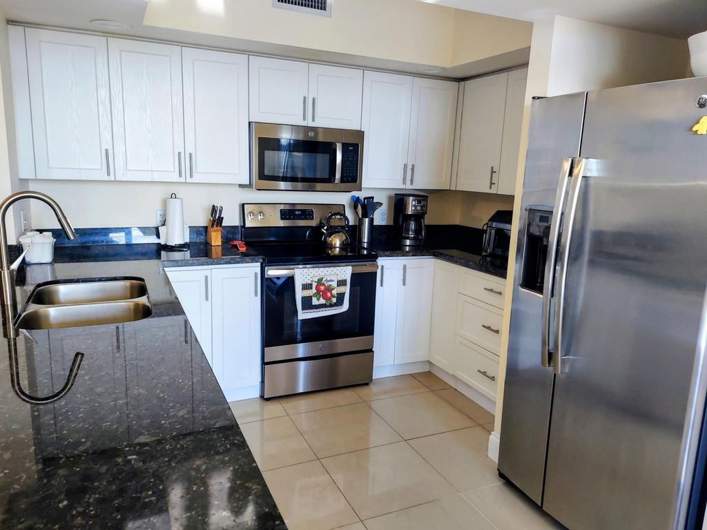 100 N Federal Highway - Photo 1