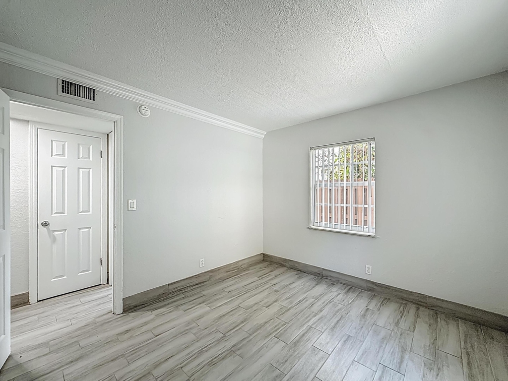337 Kenilworth Boulevard - Photo 3