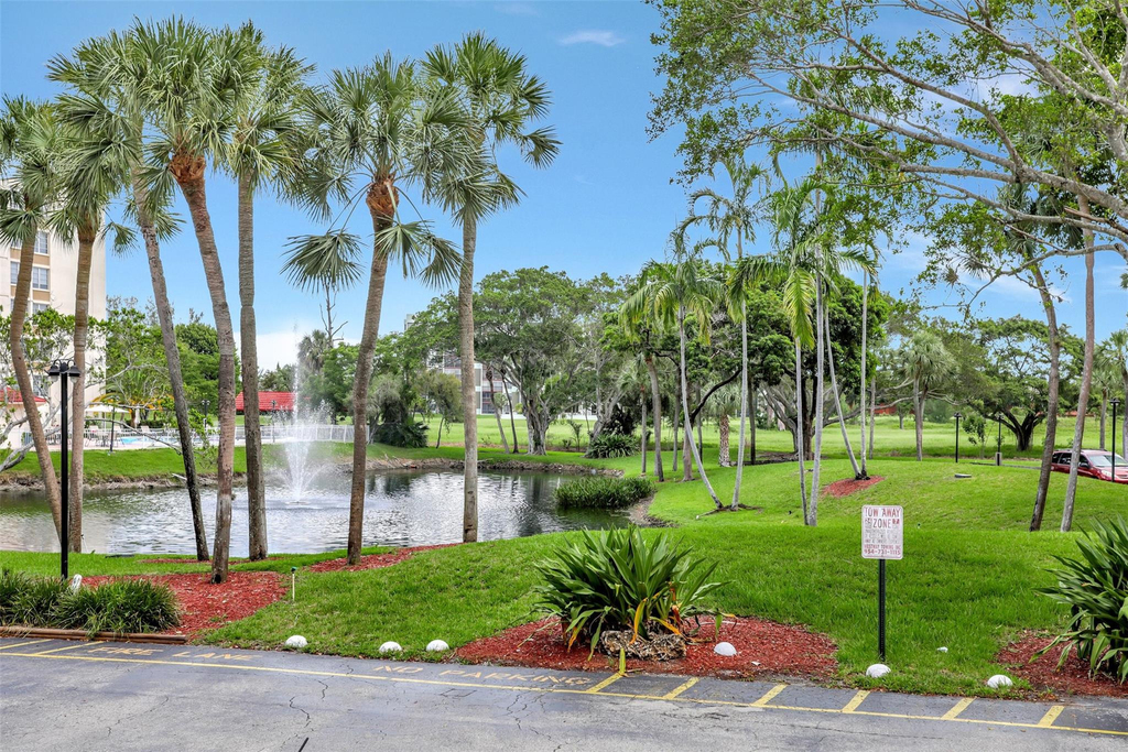 6921 Environ Boulevard - Photo 25