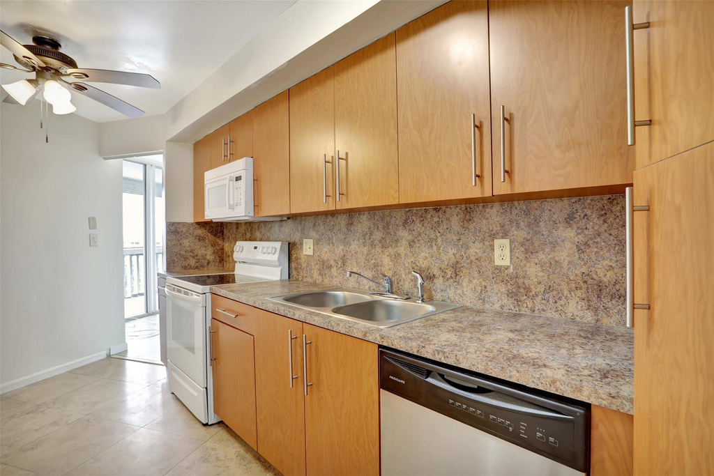 6921 Environ Boulevard - Photo 8