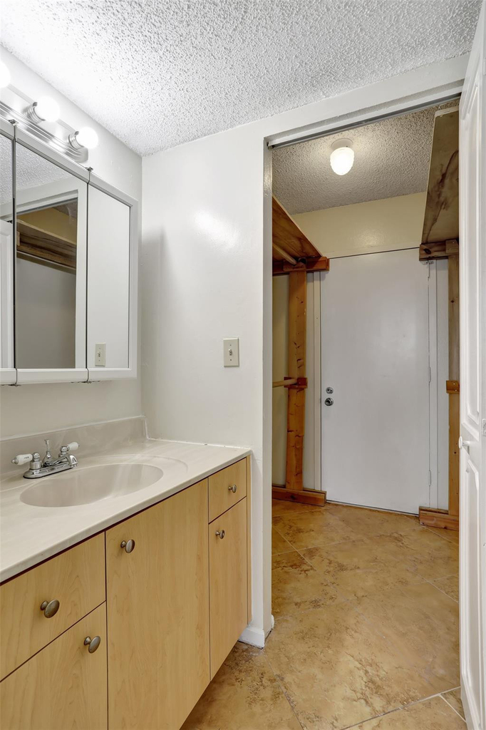 6921 Environ Boulevard - Photo 19