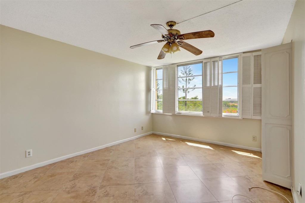 6921 Environ Boulevard - Photo 15