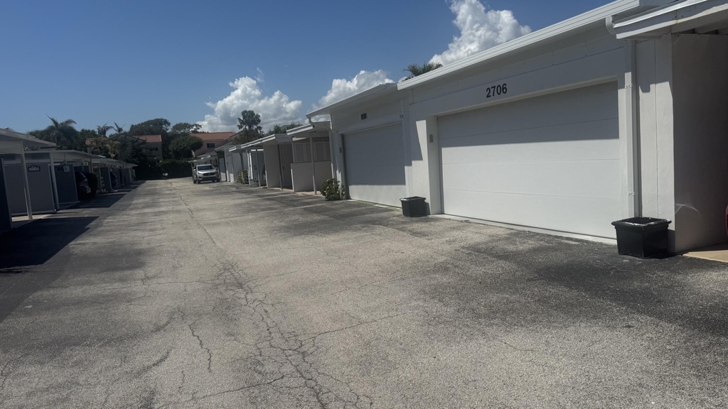 2704 Cardinal Drive - Photo 5