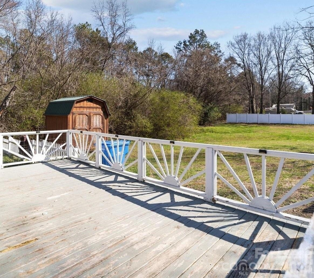 404 Moss Springs Road - Photo 4