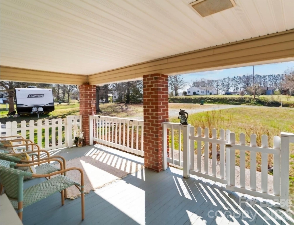 404 Moss Springs Road - Photo 6