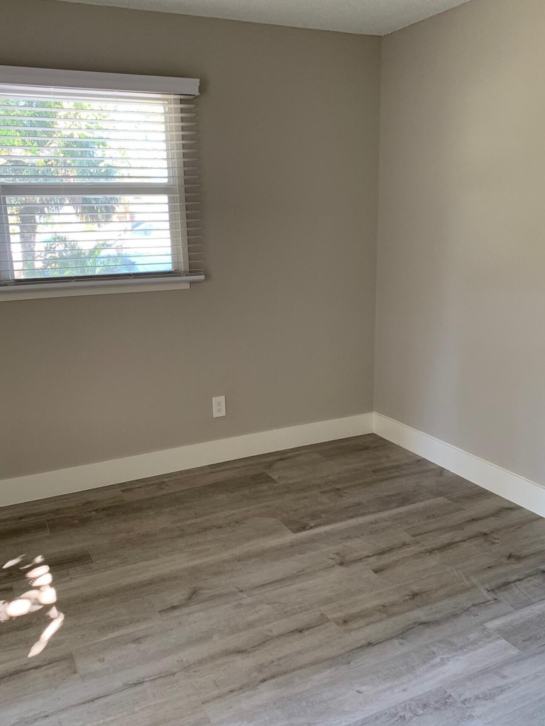 4220 Ne Indian River Drive Ne - Photo 2
