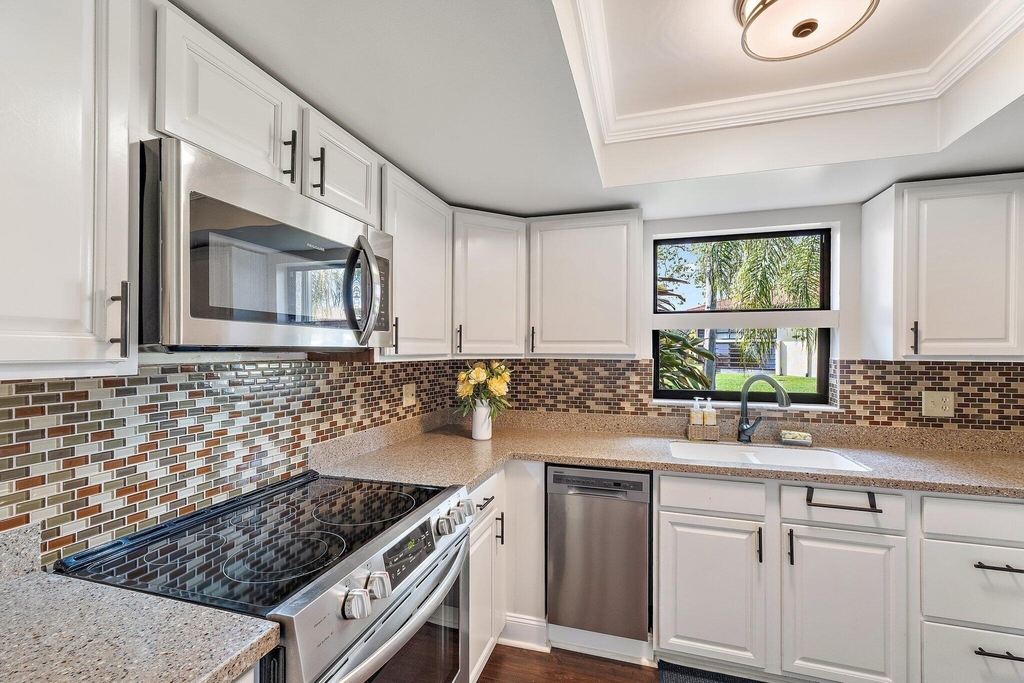 671 Sw South River Drive - Photo 11