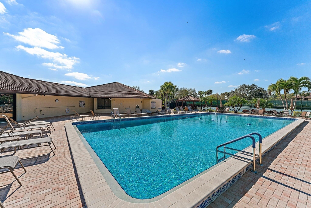 671 Sw South River Drive - Photo 43